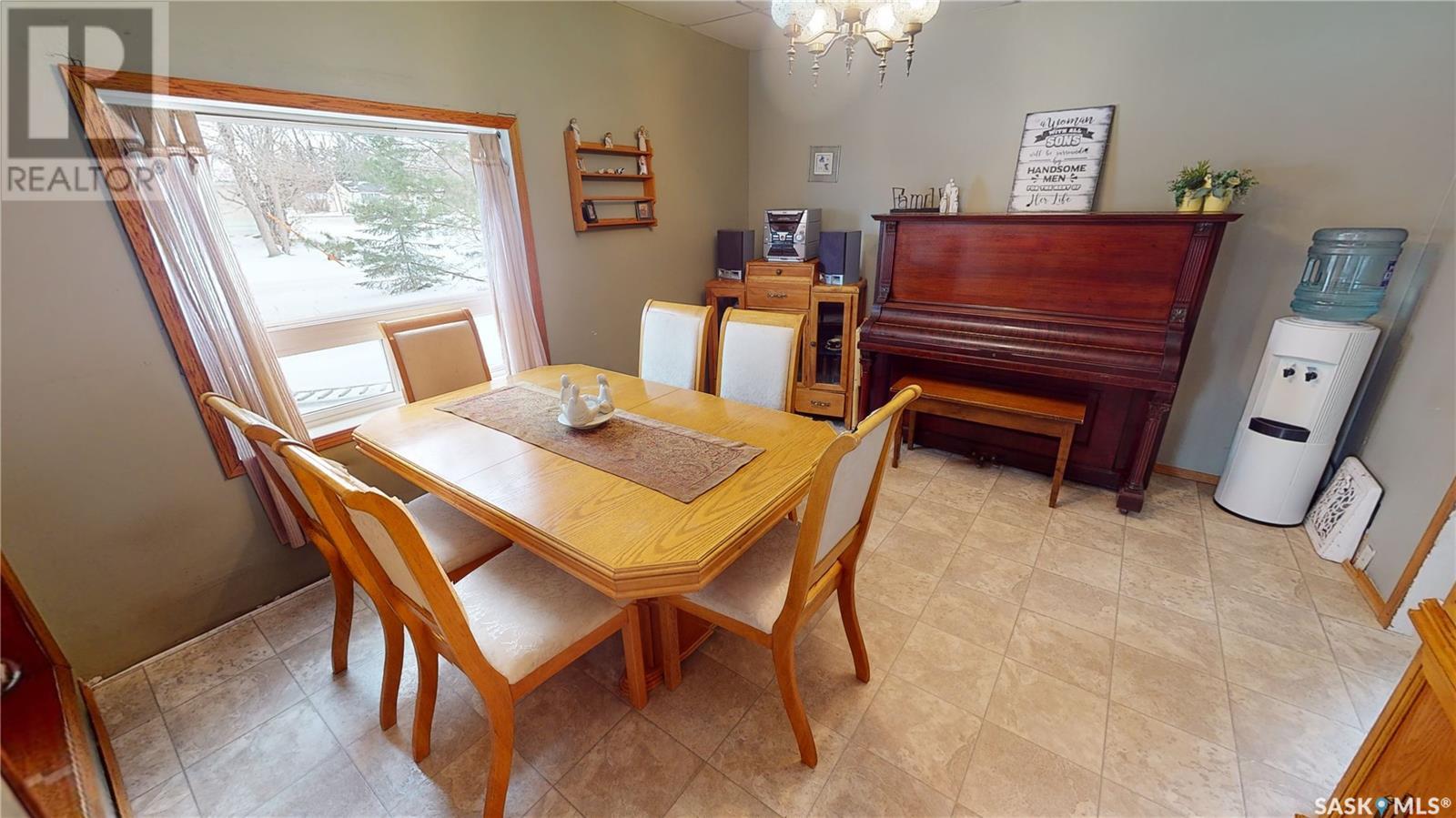 319 Carlyle Street, Arcola, Saskatchewan  S0C 0G0 - Photo 11 - SK998301