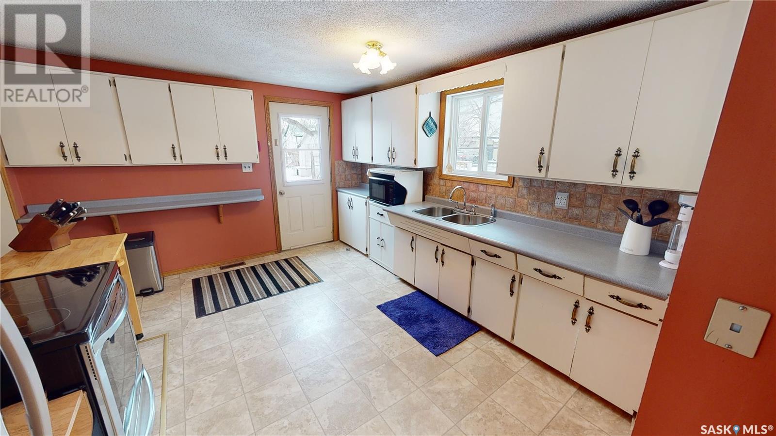 319 Carlyle Street, Arcola, Saskatchewan  S0C 0G0 - Photo 7 - SK998301