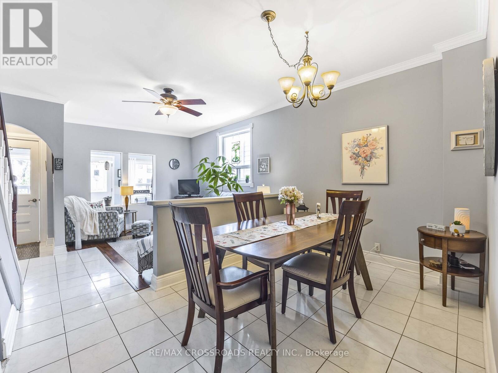 22 Ivy Avenue, Toronto (South Riverdale), Ontario  M4L 2H7 - Photo 12 - E12128835