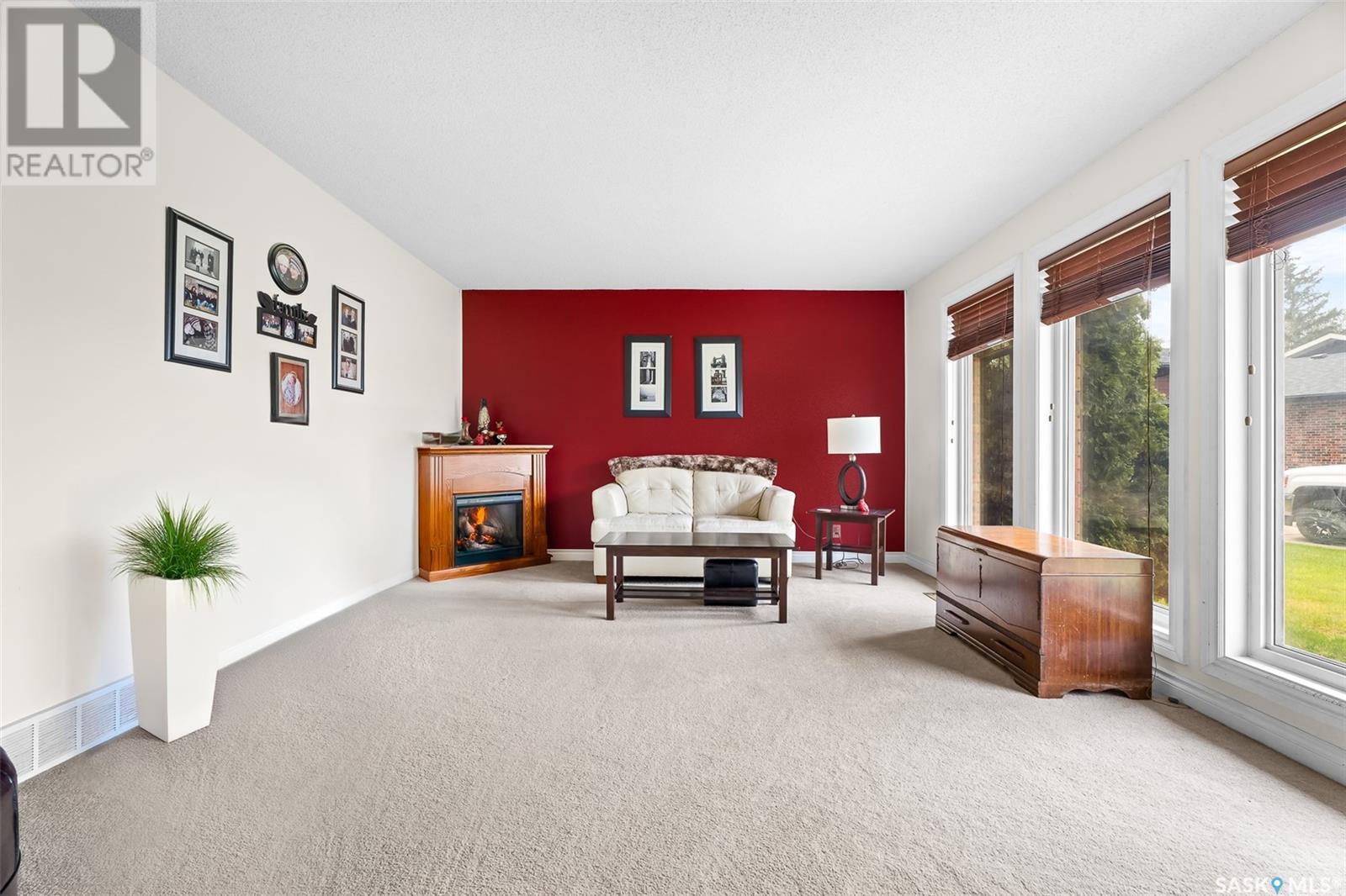 Property at 53 Daisy CRESCENT image 4