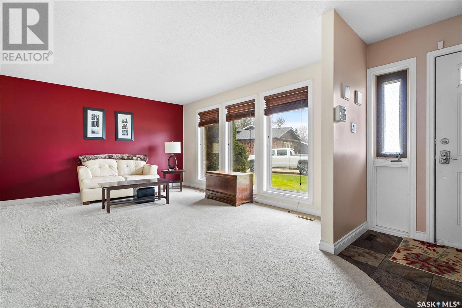 Property at 53 Daisy CRESCENT image 5