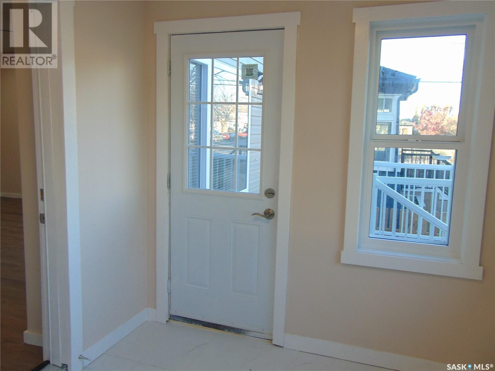 Property at 405 D AVENUE S image 2