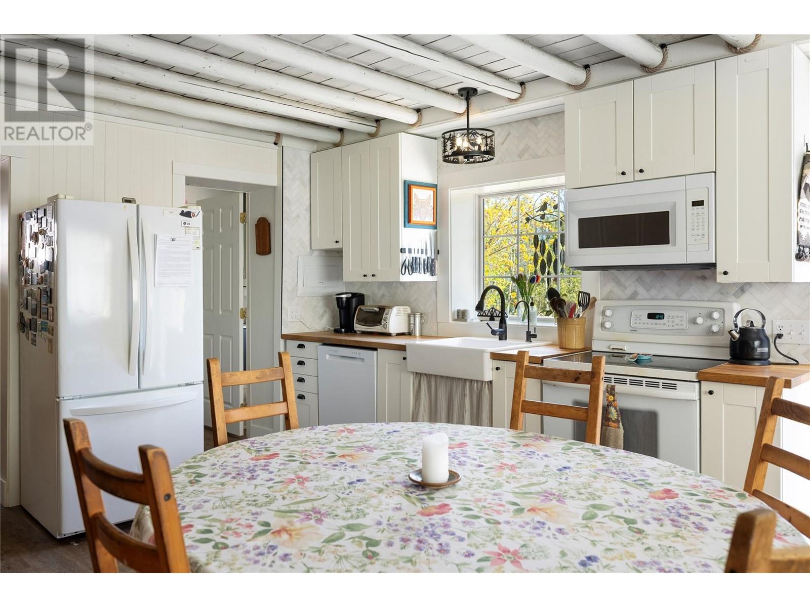 6740 Highway 97A Highway, Grindrod, BC V0E1Y0