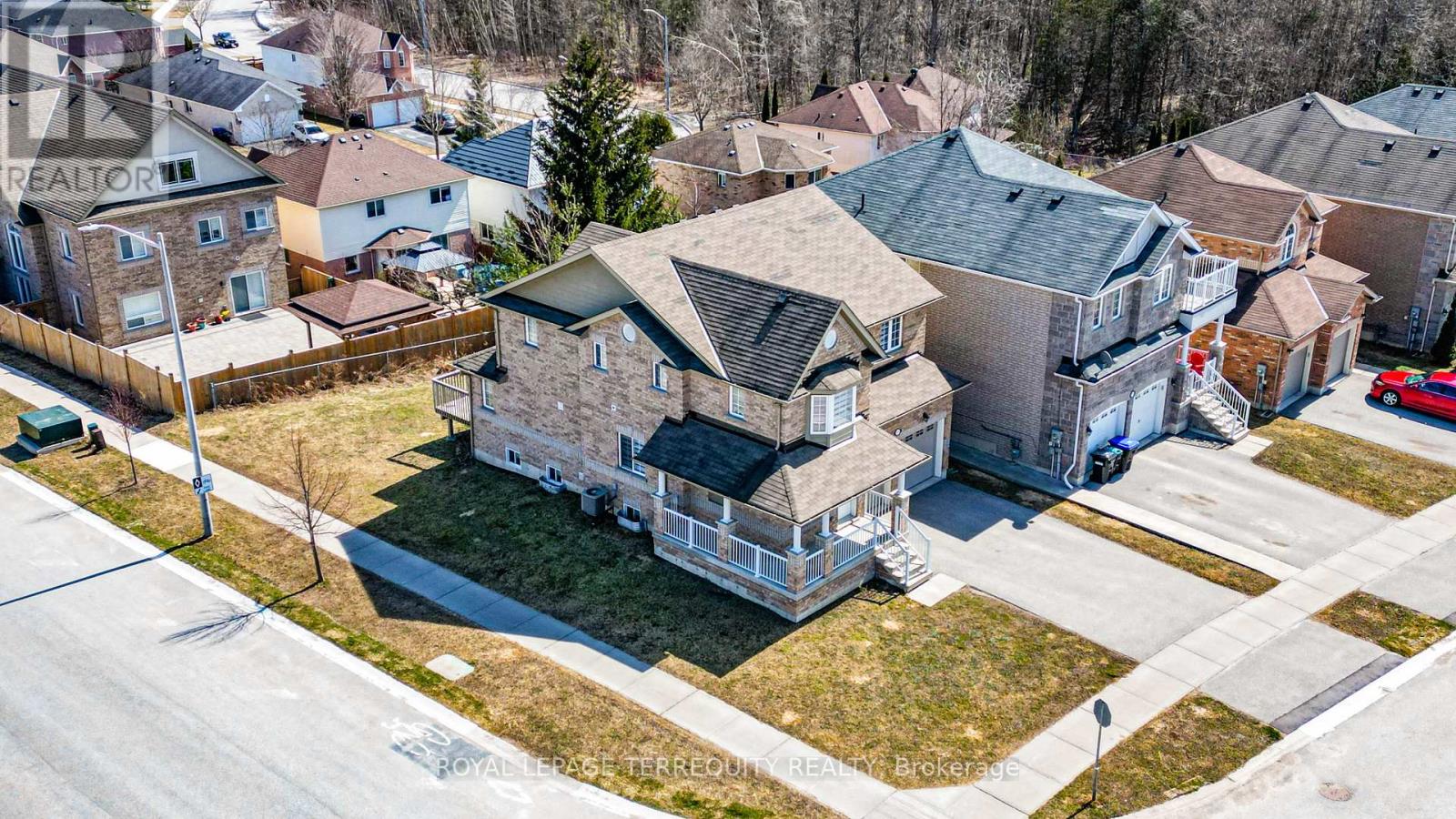 2251 Whitewood Crescent, Innisfil, Ontario  L9S 0G3 - Photo 4 - N12128721