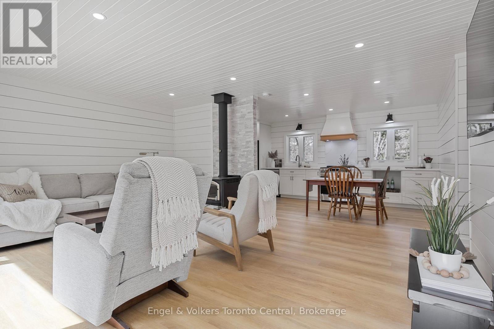 2481 Falkenburg Road, Muskoka Lakes, Ontario  P0B 1J0 - Photo 18 - X12118885