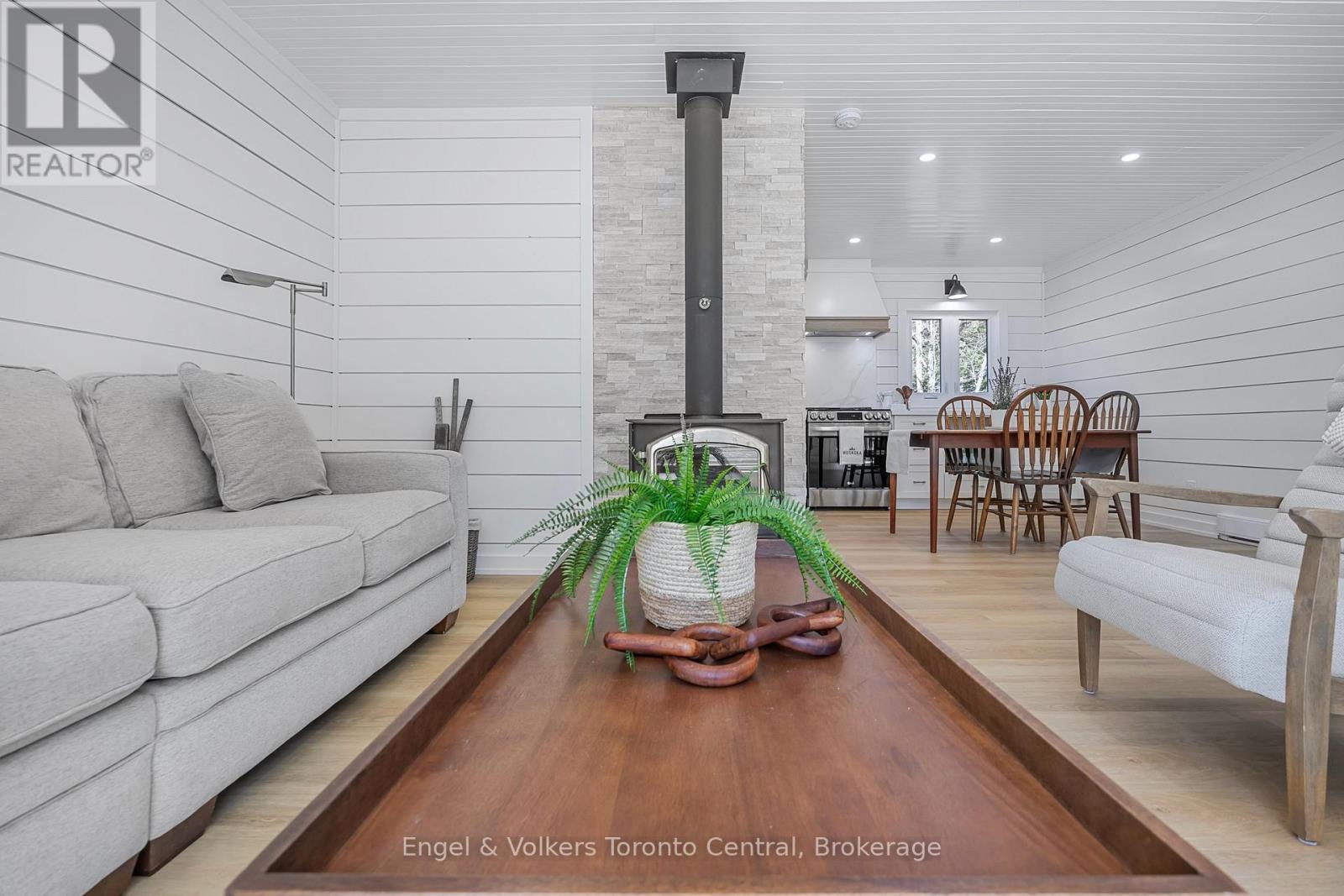 2481 Falkenburg Road, Muskoka Lakes, Ontario  P0B 1J0 - Photo 17 - X12118885