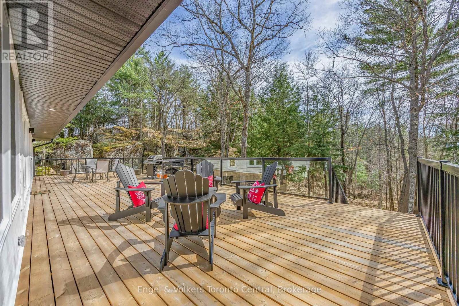 2481 Falkenburg Road, Muskoka Lakes, Ontario  P0B 1J0 - Photo 6 - X12118885