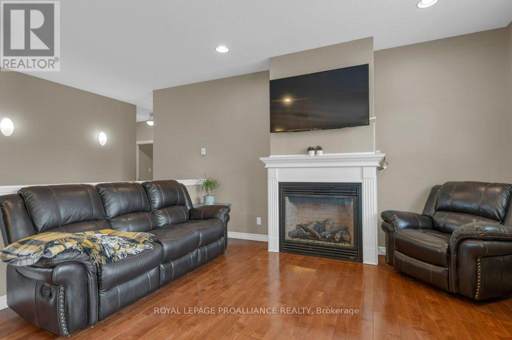 30 Cooke Court, Belleville, Ontario K8N 5N5 - Photo 15 - X12128865