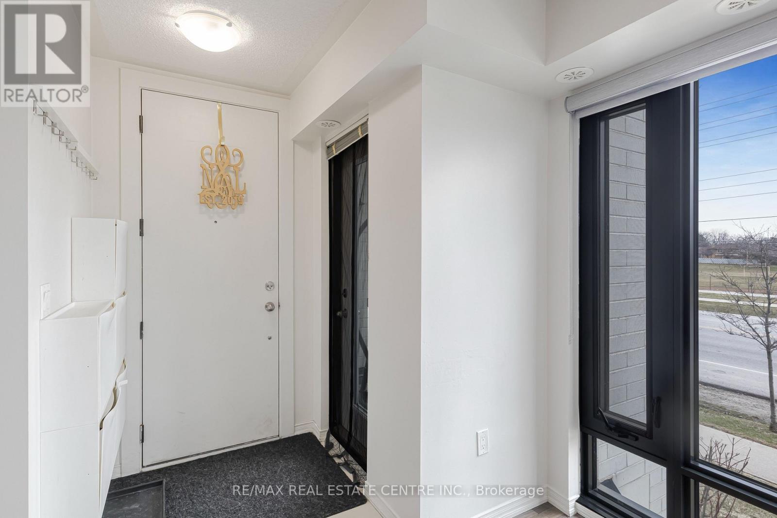 706 - 138 Widdicombe Hill Boulevard, Toronto, Ontario  M9R 0A9 - Photo 3 - W12128764