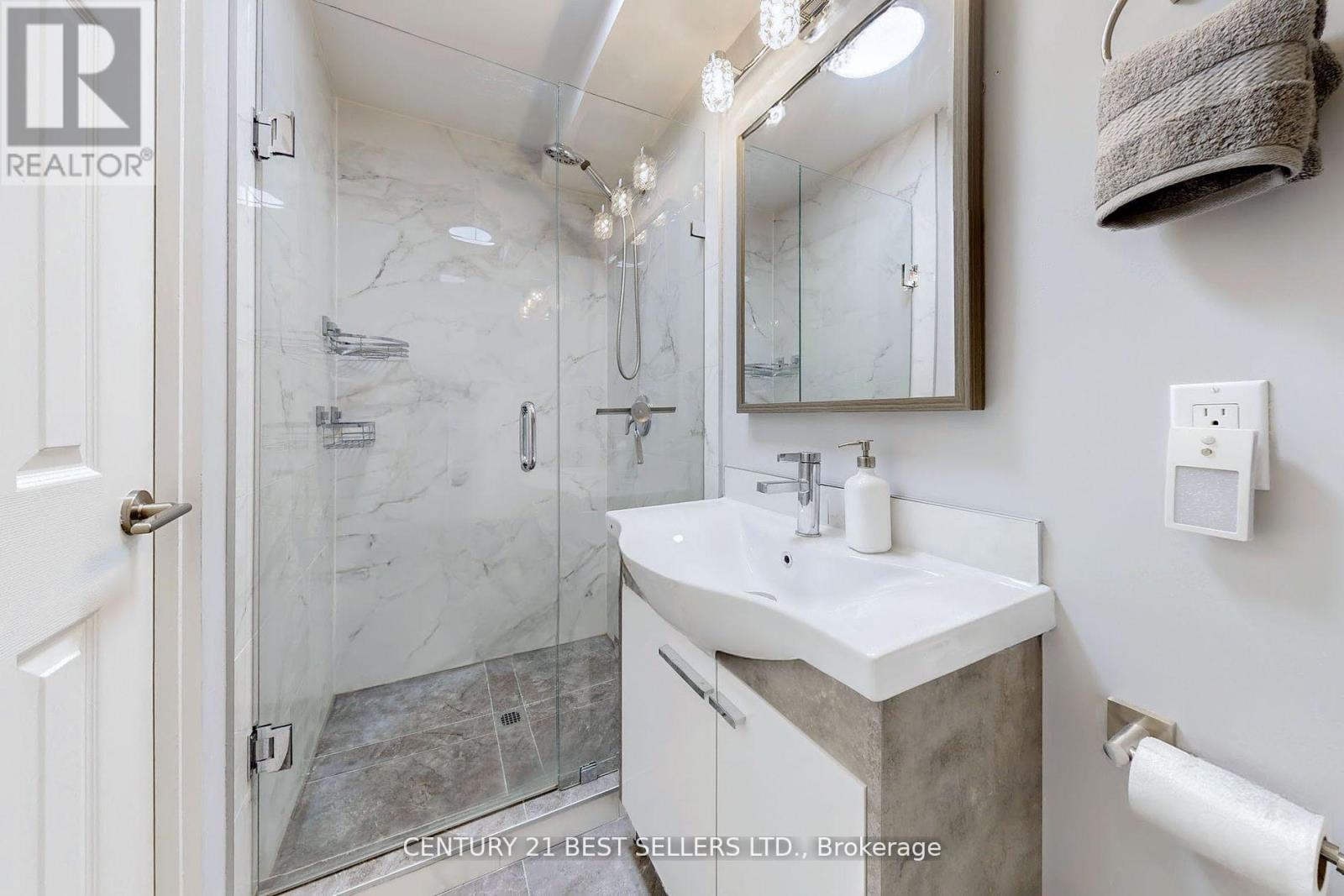 19 Clockwork Drive, Brampton (Northwest Brampton), Ontario  L7A 0G4 - Photo 10 - W12128788