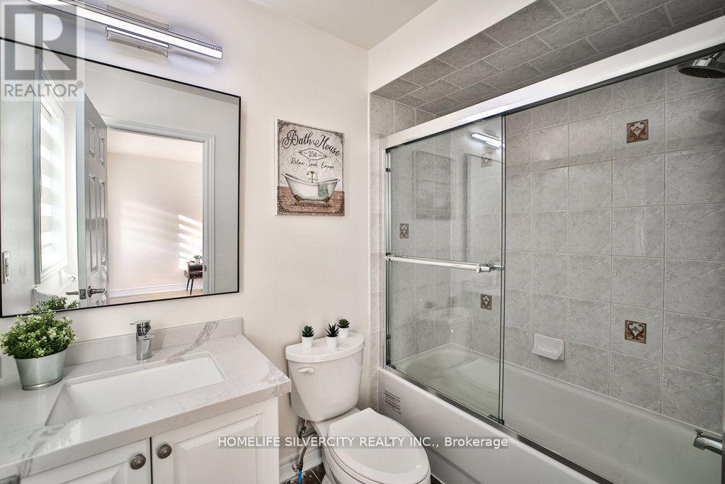 55 Samantha Crescent, Brampton, Ontario  L6Z 0A6 - Photo 21 - W12128803