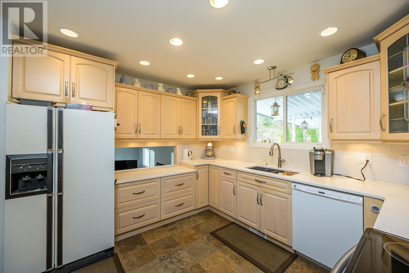 Property at 242 GLASGOW PLACE image 3