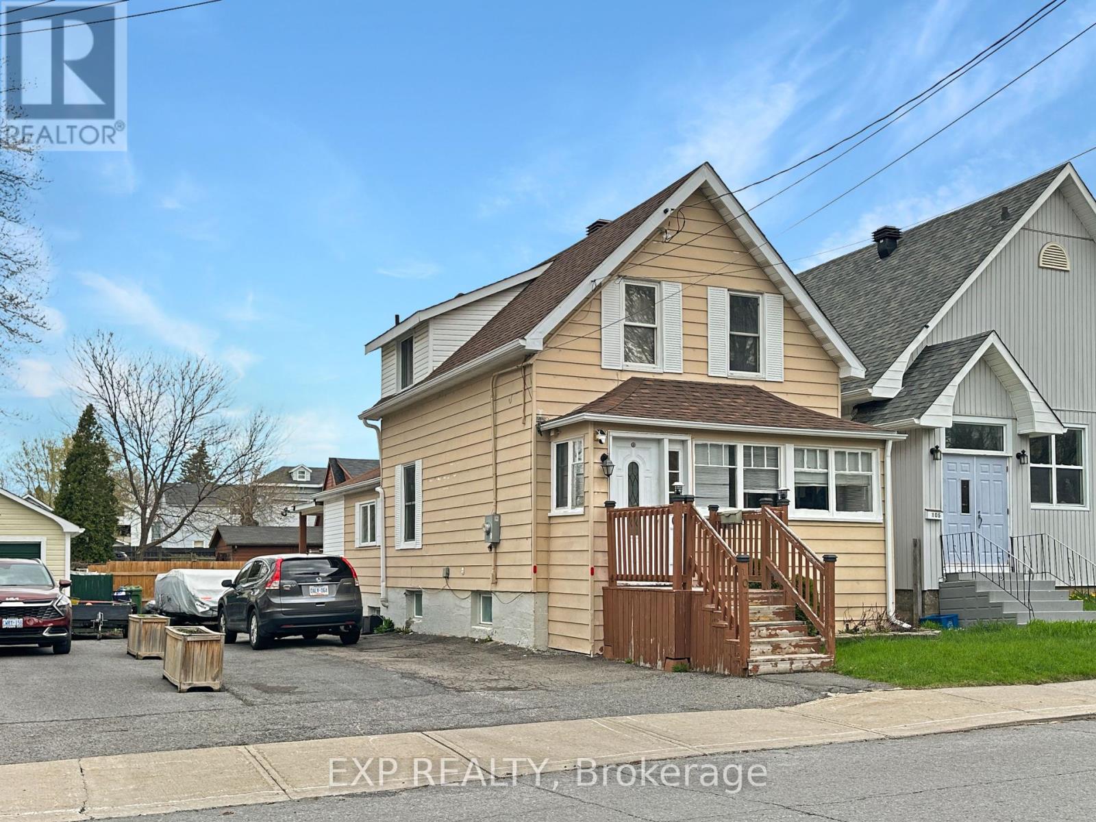 Property at 107 THIRD STREET W image 1