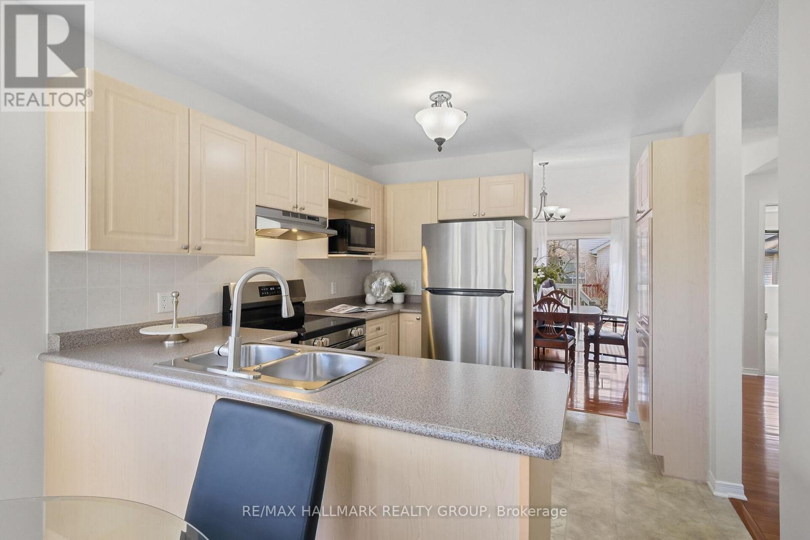 126 Grandpark Circle, Ottawa, Ontario  K1G 6R5 - Photo 13 - X12128886
