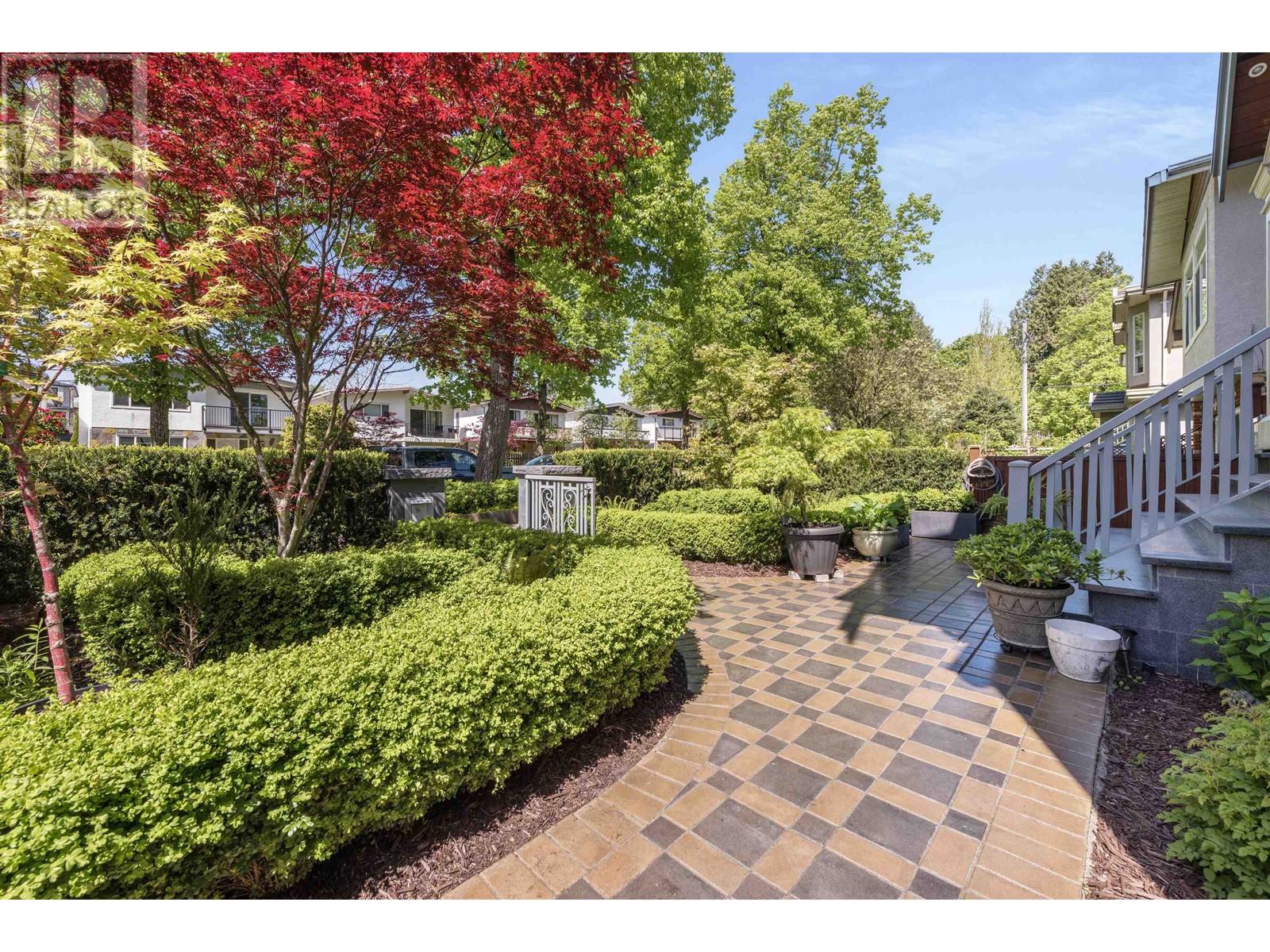 Property at 6150 ST. CATHERINES STREET image 4
