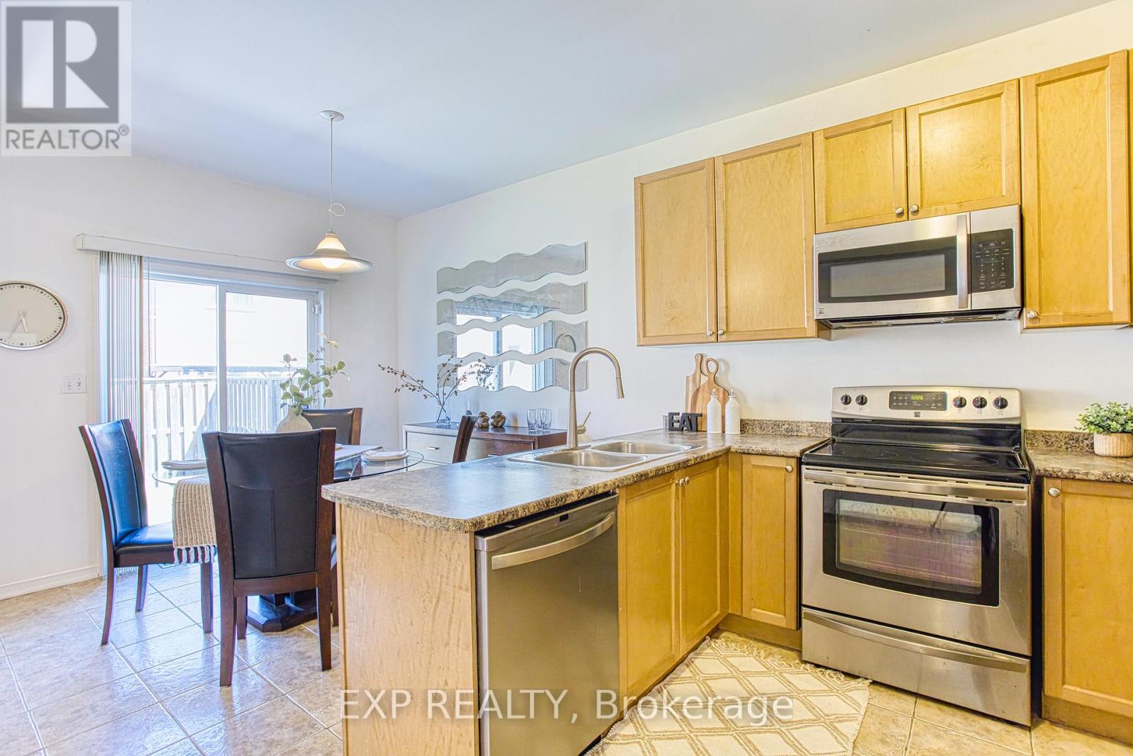 86 Glendarling Crescent, Hamilton, Ontario  L8E 0B1 - Photo 11 - X12128722