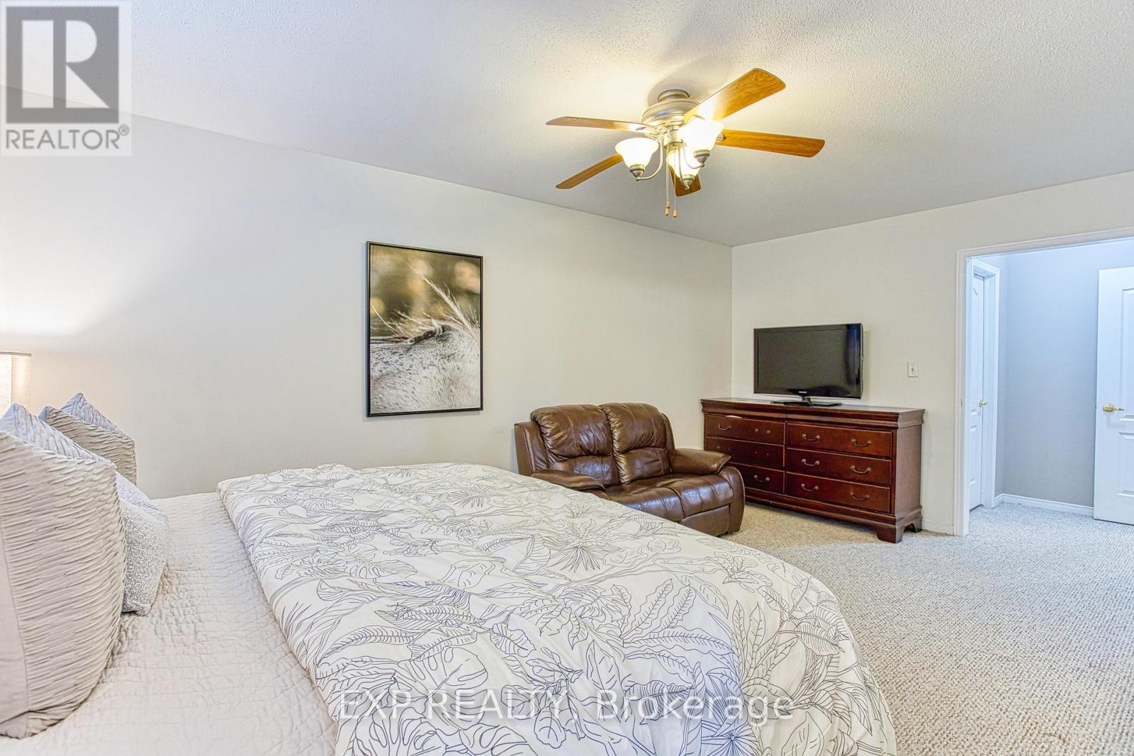 86 Glendarling Crescent, Hamilton, Ontario  L8E 0B1 - Photo 19 - X12128722