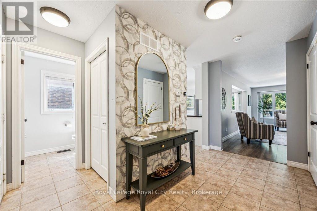 38 Marshall Drive, Guelph, Ontario  N1E 0K7 - Photo 4 - X12118431