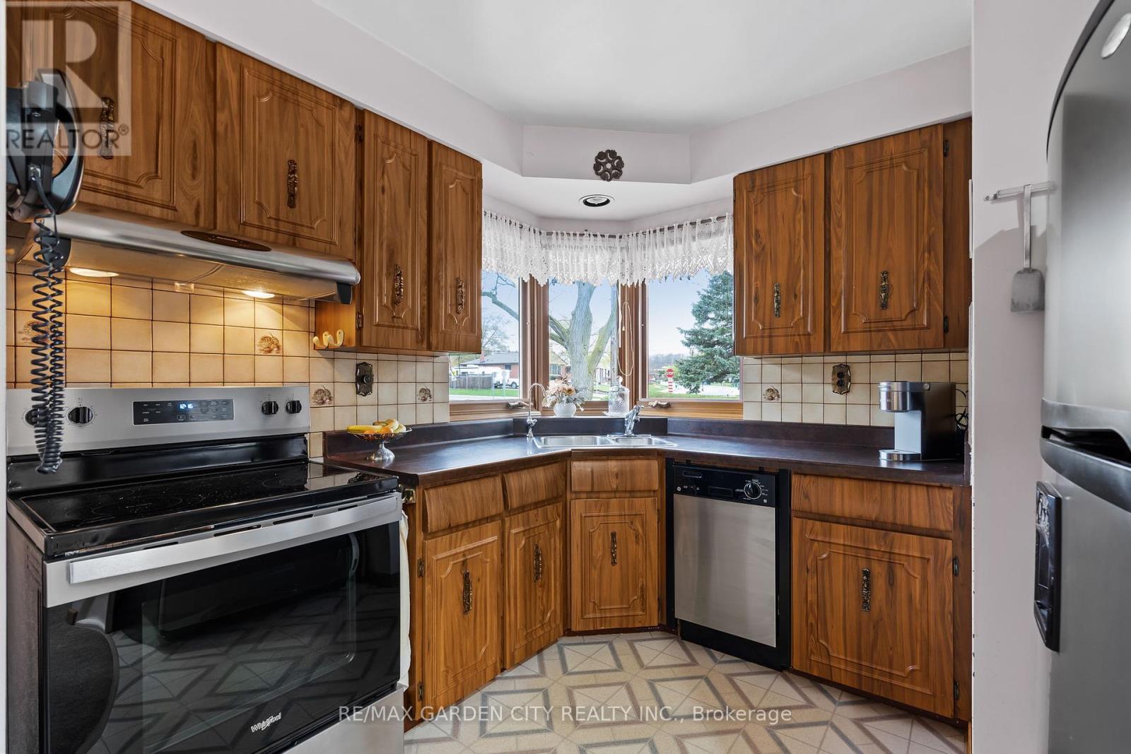 1415 Mountain Grove Avenue, Burlington (Mountainside), Ontario  L7P 2H1 - Photo 13 - W12128863