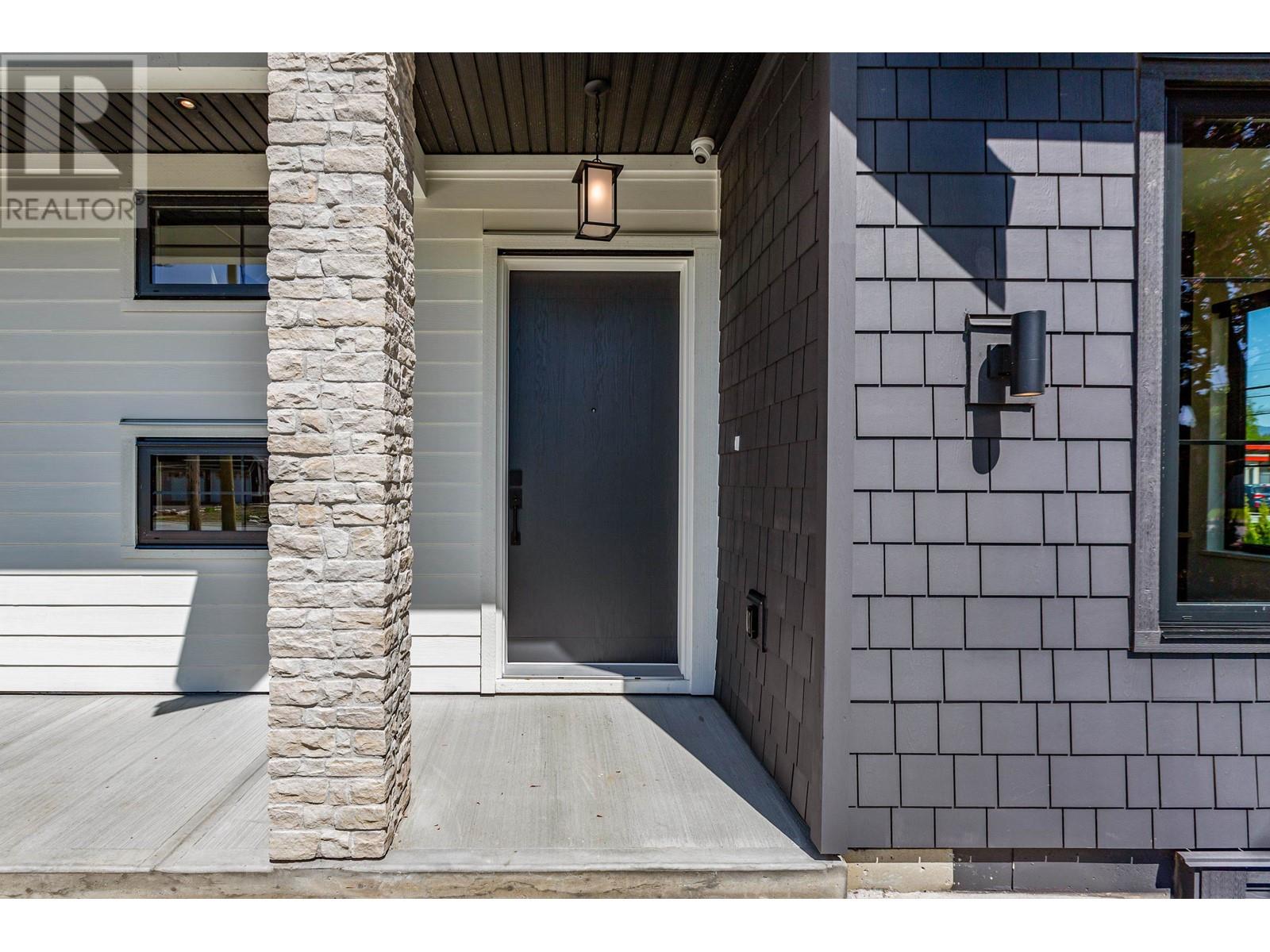 19389 120 Avenue, Pitt Meadows, British Columbia  V3Y 1J6 - Photo 2 - R2999184