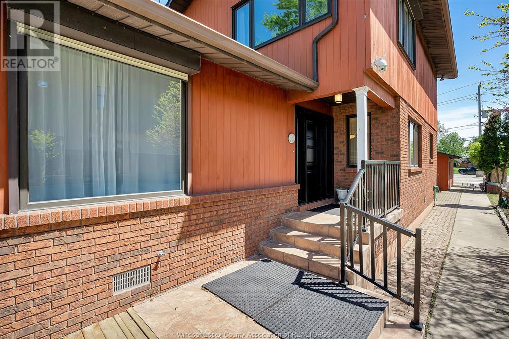 Property at 11438 RIVERSIDE DRIVE East image 3