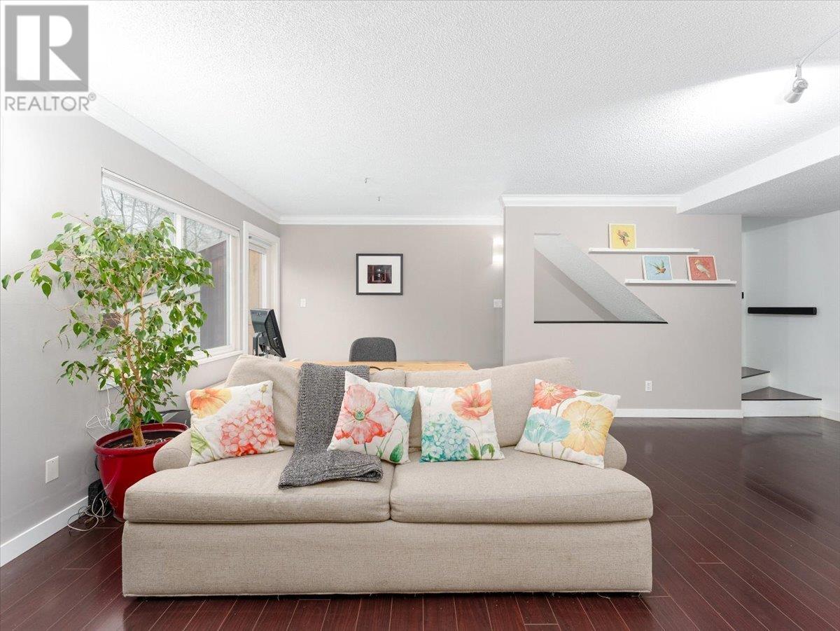 Listing Picture 6 of 33 : 3426 COPELAND AVENUE, Vancouver / 溫哥華 - 魯藝地產 Yvonne Lu Group - MLS Medallion Club Member