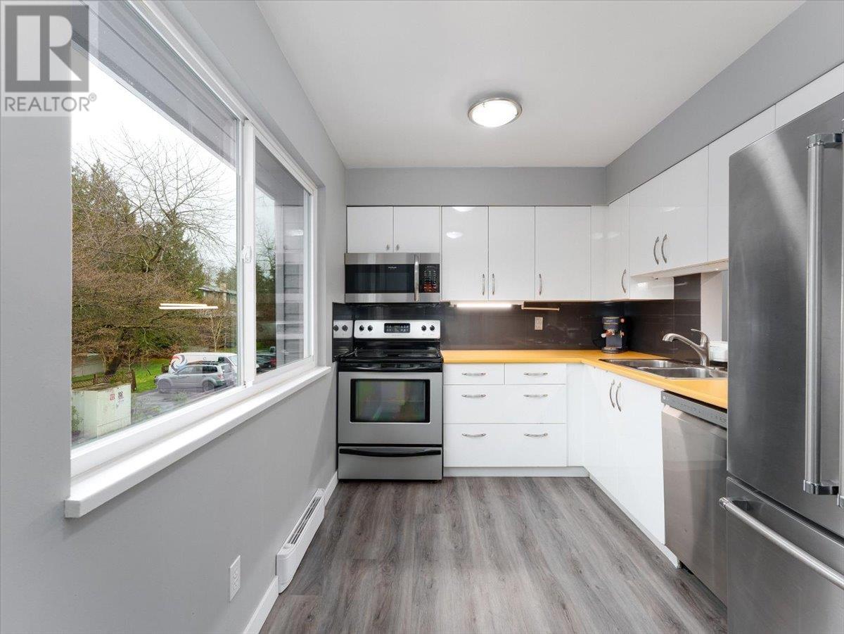 Listing Picture 9 of 33 : 3426 COPELAND AVENUE, Vancouver / 溫哥華 - 魯藝地產 Yvonne Lu Group - MLS Medallion Club Member