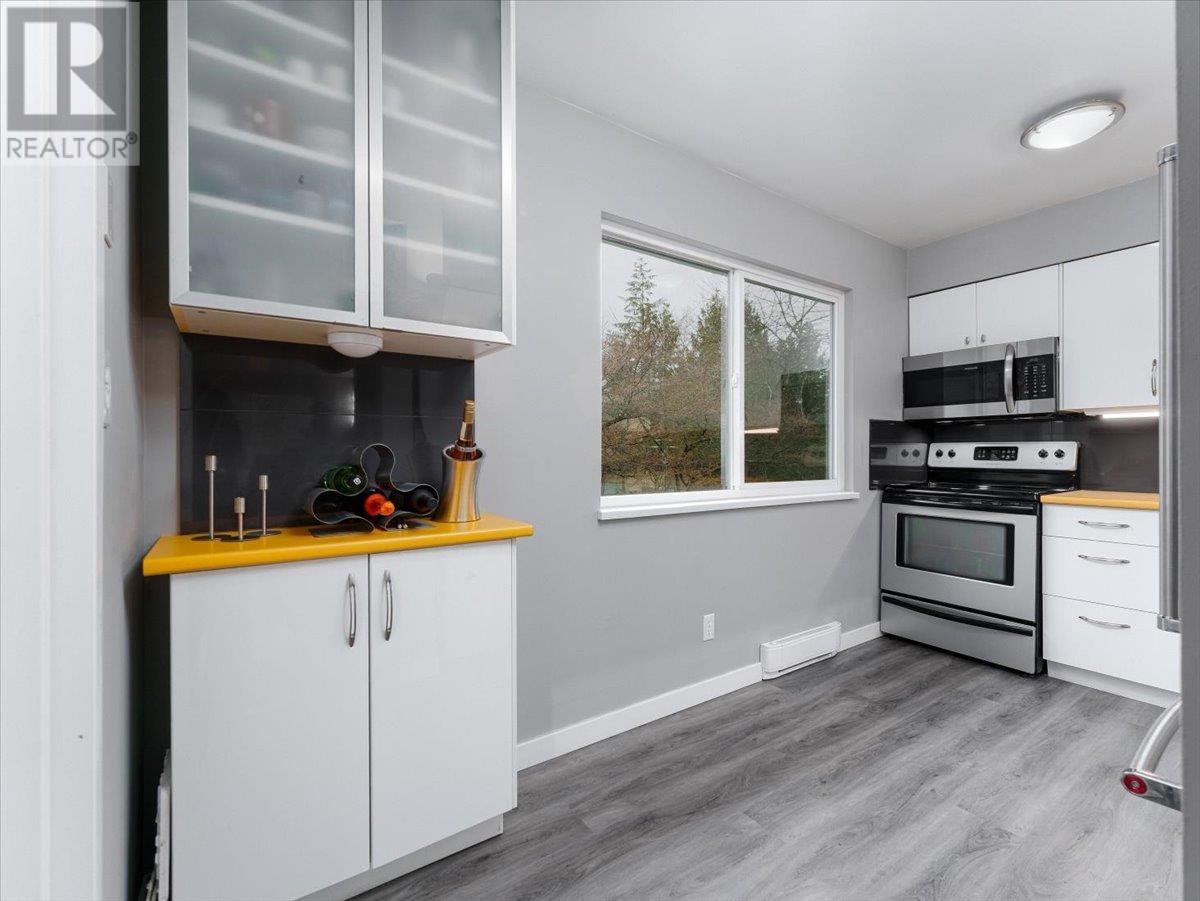 Listing Picture 11 of 33 : 3426 COPELAND AVENUE, Vancouver / 溫哥華 - 魯藝地產 Yvonne Lu Group - MLS Medallion Club Member