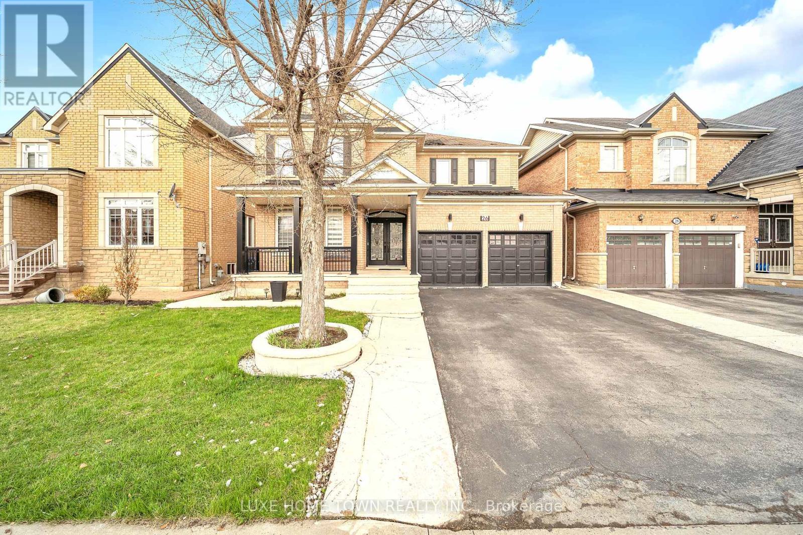 26 Bluffwood Cres Crescent E, Brampton, Ontario  L6P 2P3 - Photo 3 - W12126282