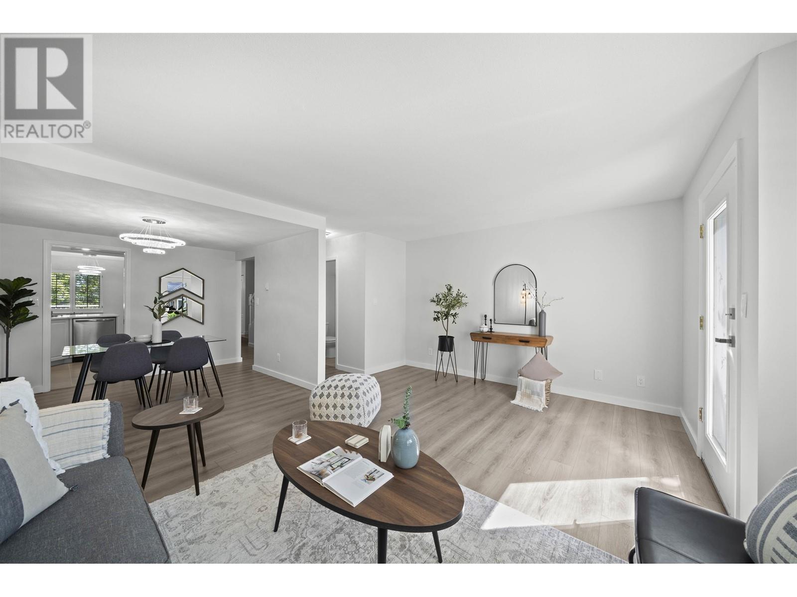 Property at 5 4703 51 STREET image 3