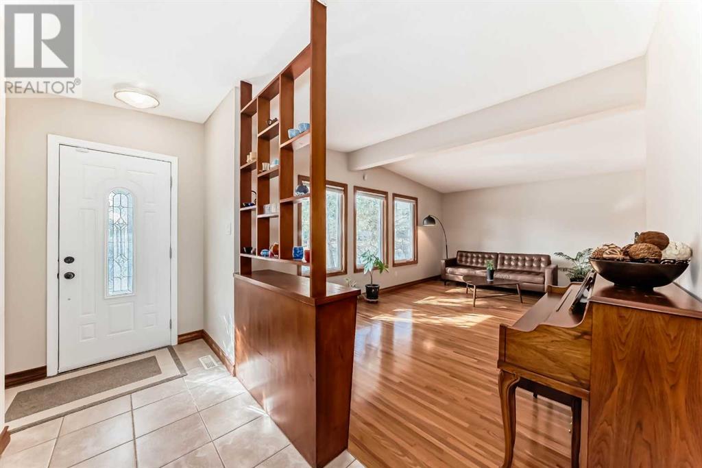 Property at 4904 48 Street NW image 2