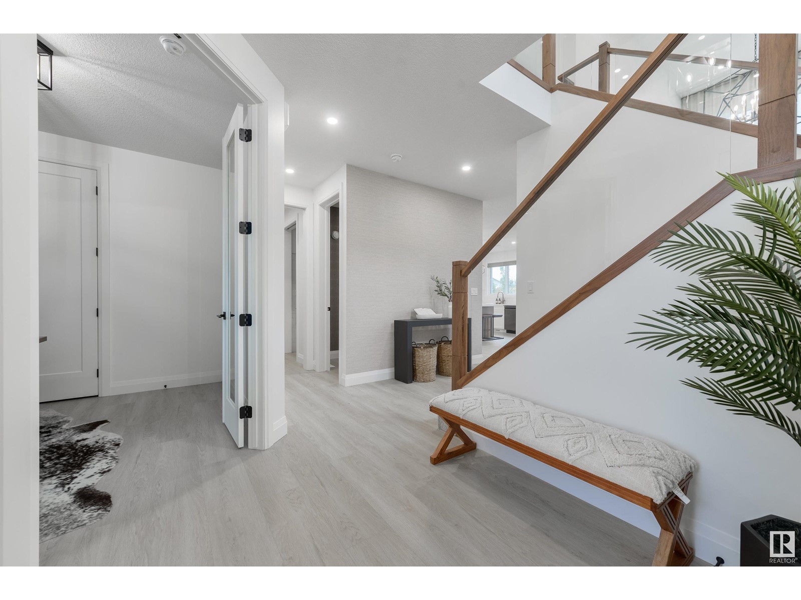 Property at 6 Hull WD image 4