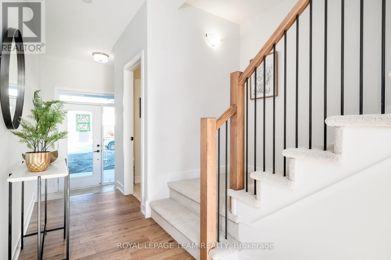 1005 Moore Street, Brockville, Ontario  K6V 7N1 - Photo 3 - X11895558