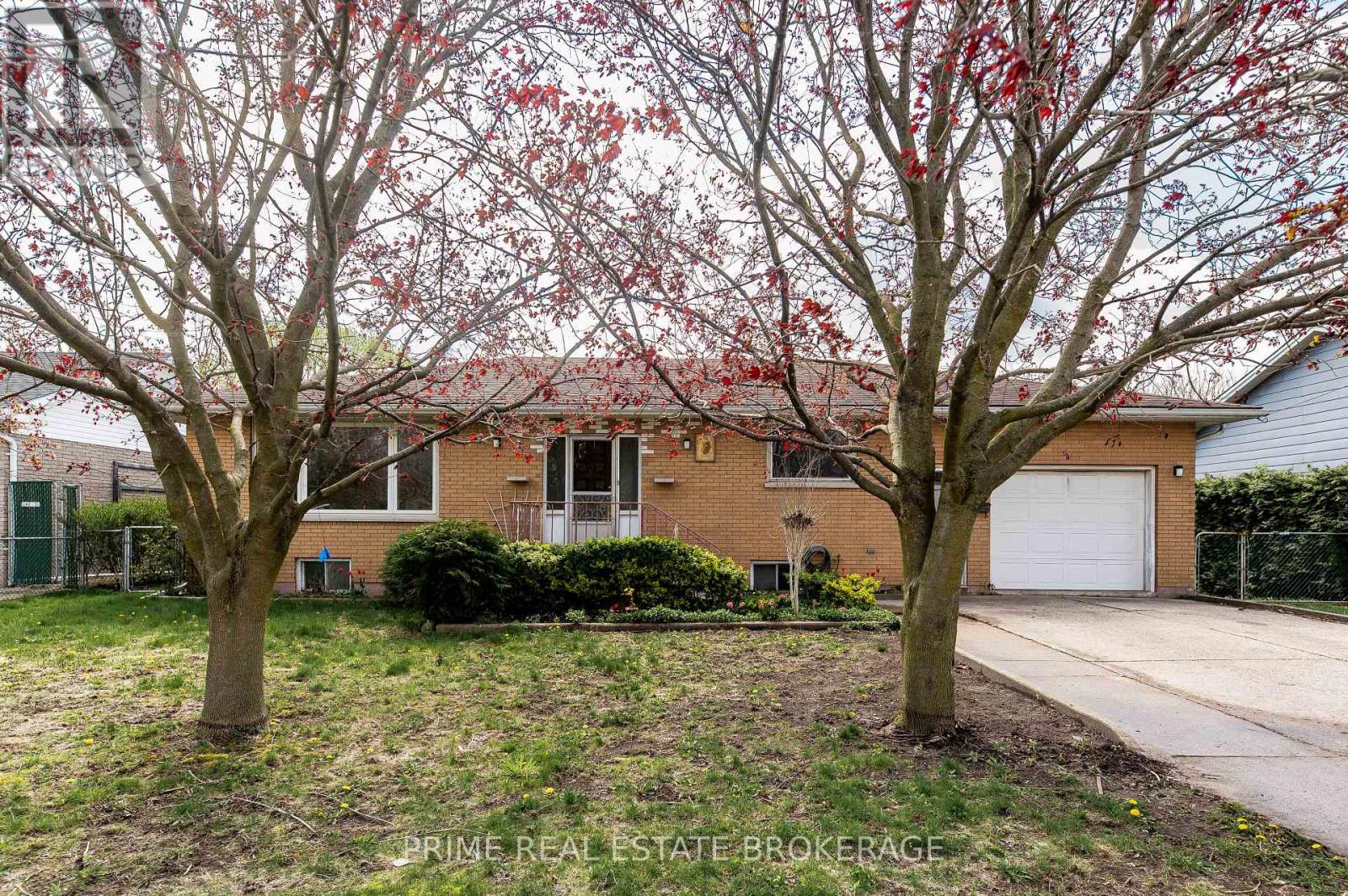 1156 Jane Street, West Elgin, Ontario  N0L 2P0 - Photo 2 - X12128946