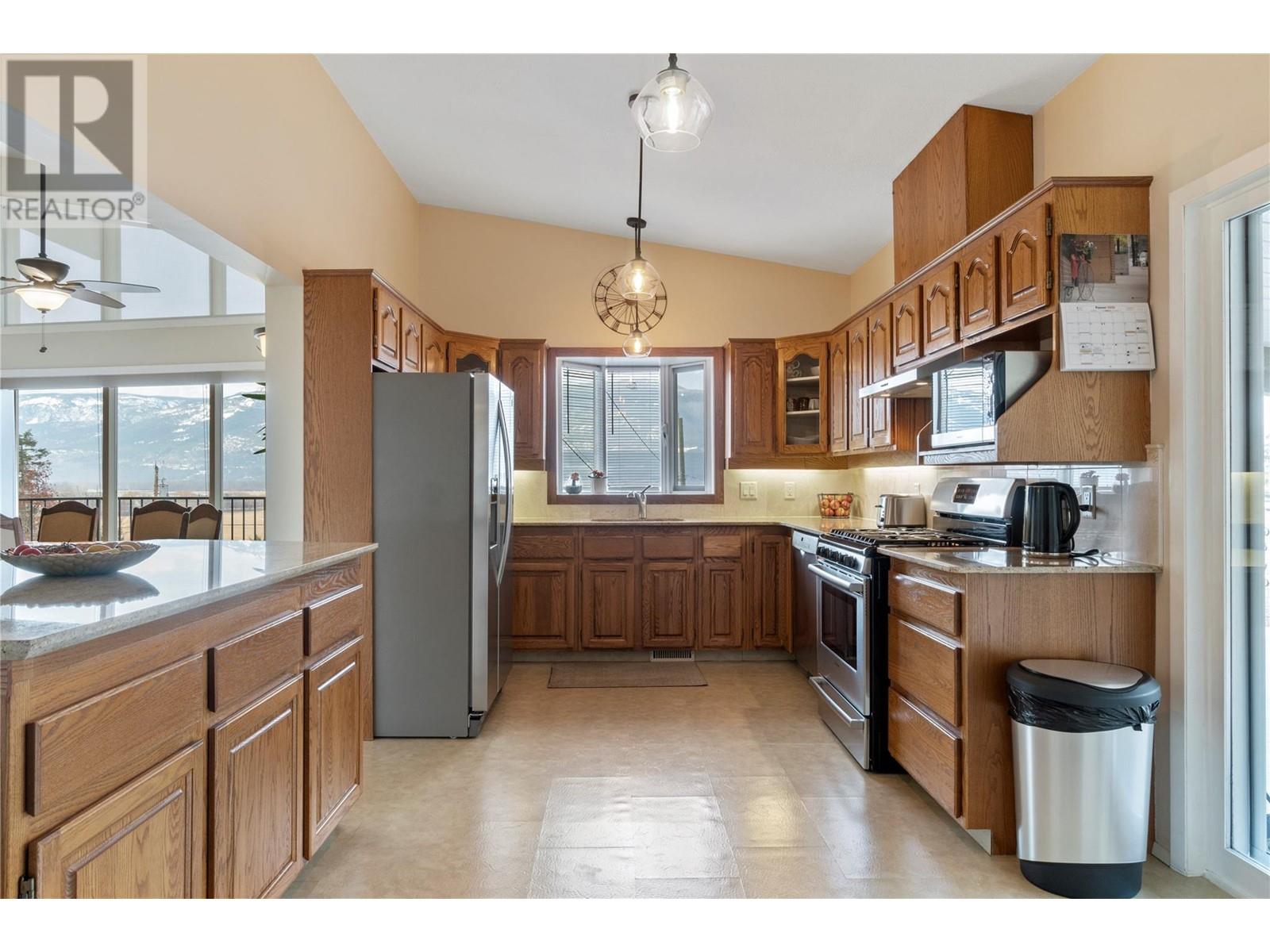 1280 Lakeshore Road NE, Salmon Arm, BC V1E2V7