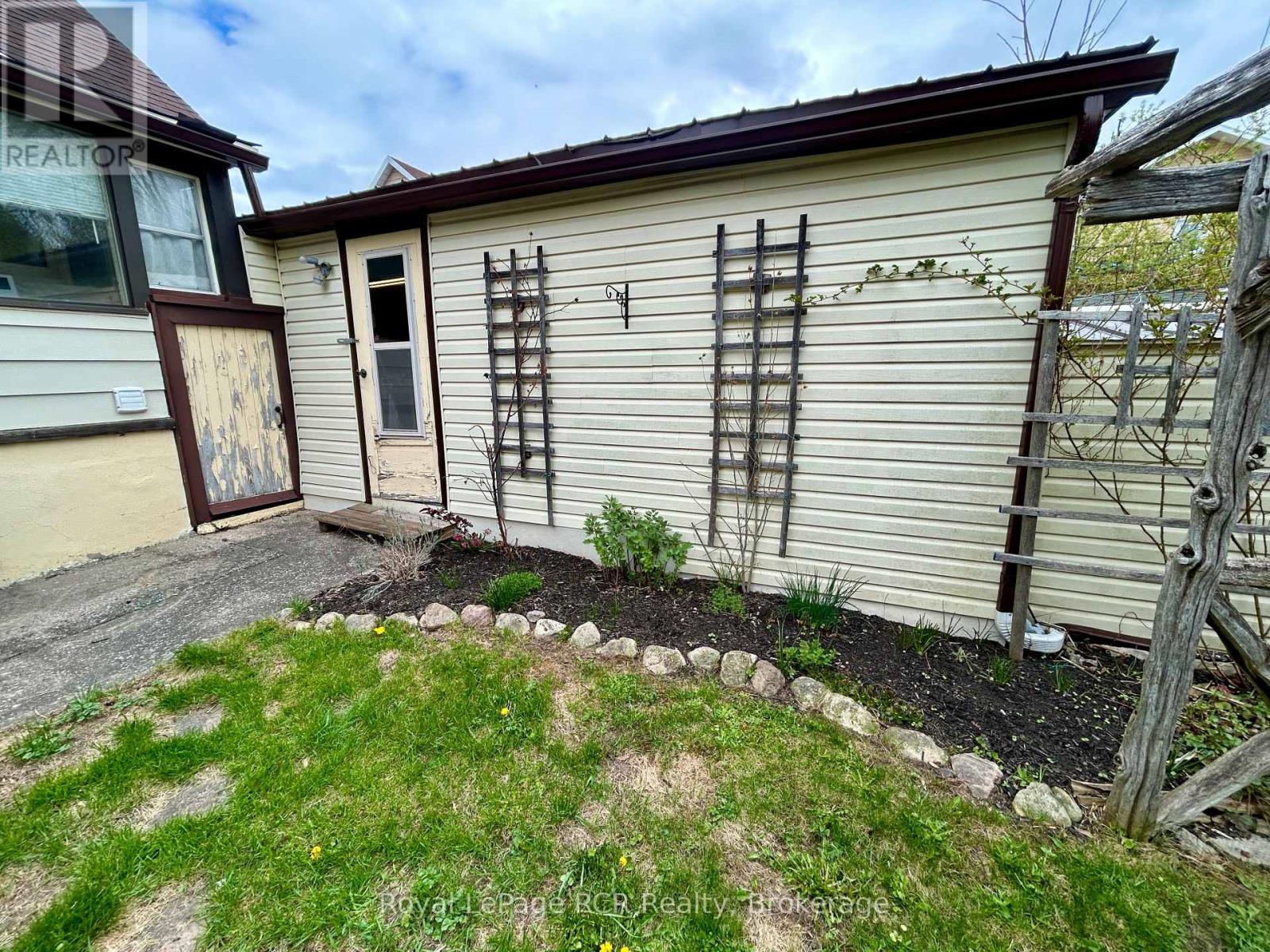 311 12th Street, Hanover, Ontario  N4N 1V5 - Photo 7 - X12128926