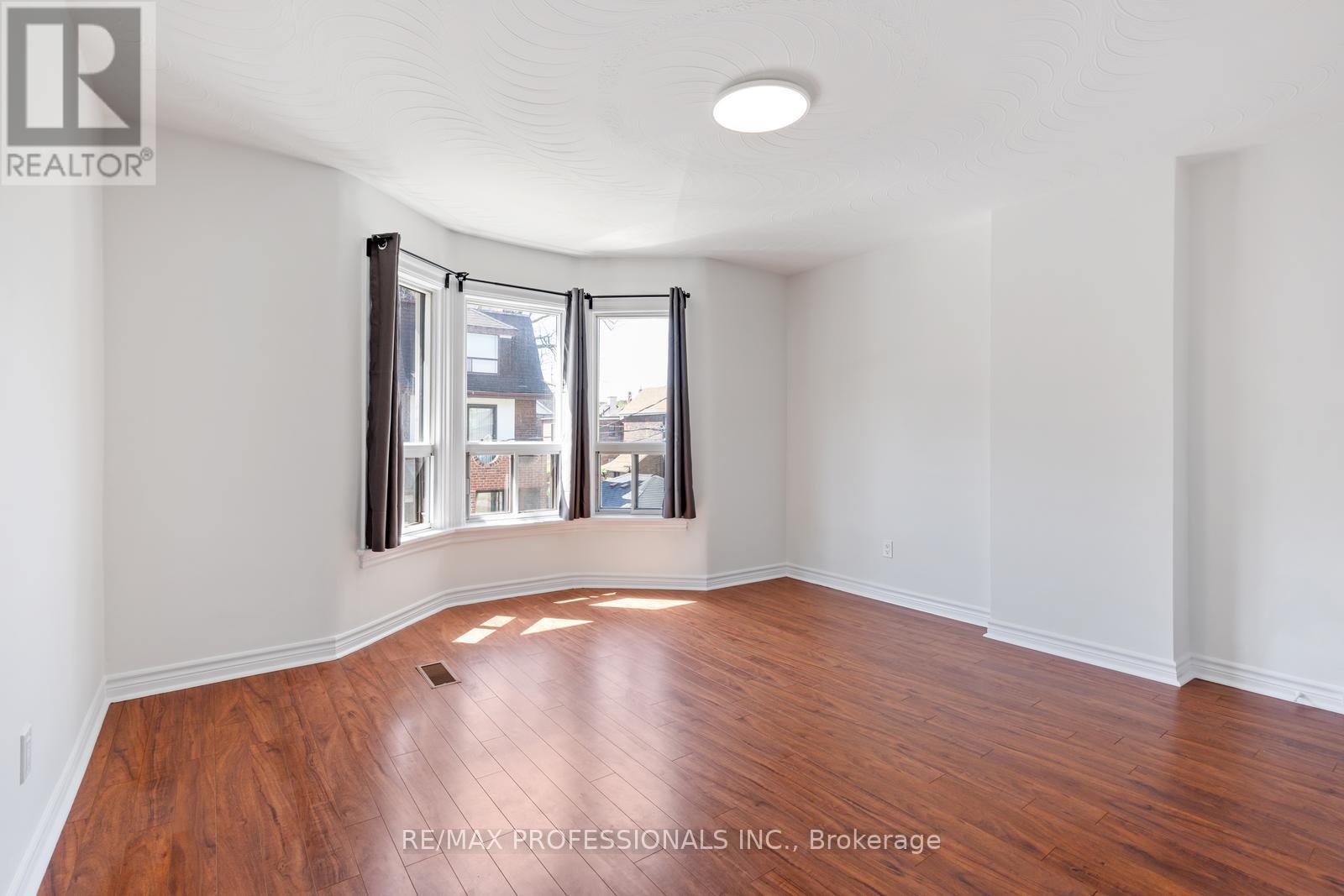 8 Parr Street, Toronto, Ontario  M6J 3E3 - Photo 5 - C12128911