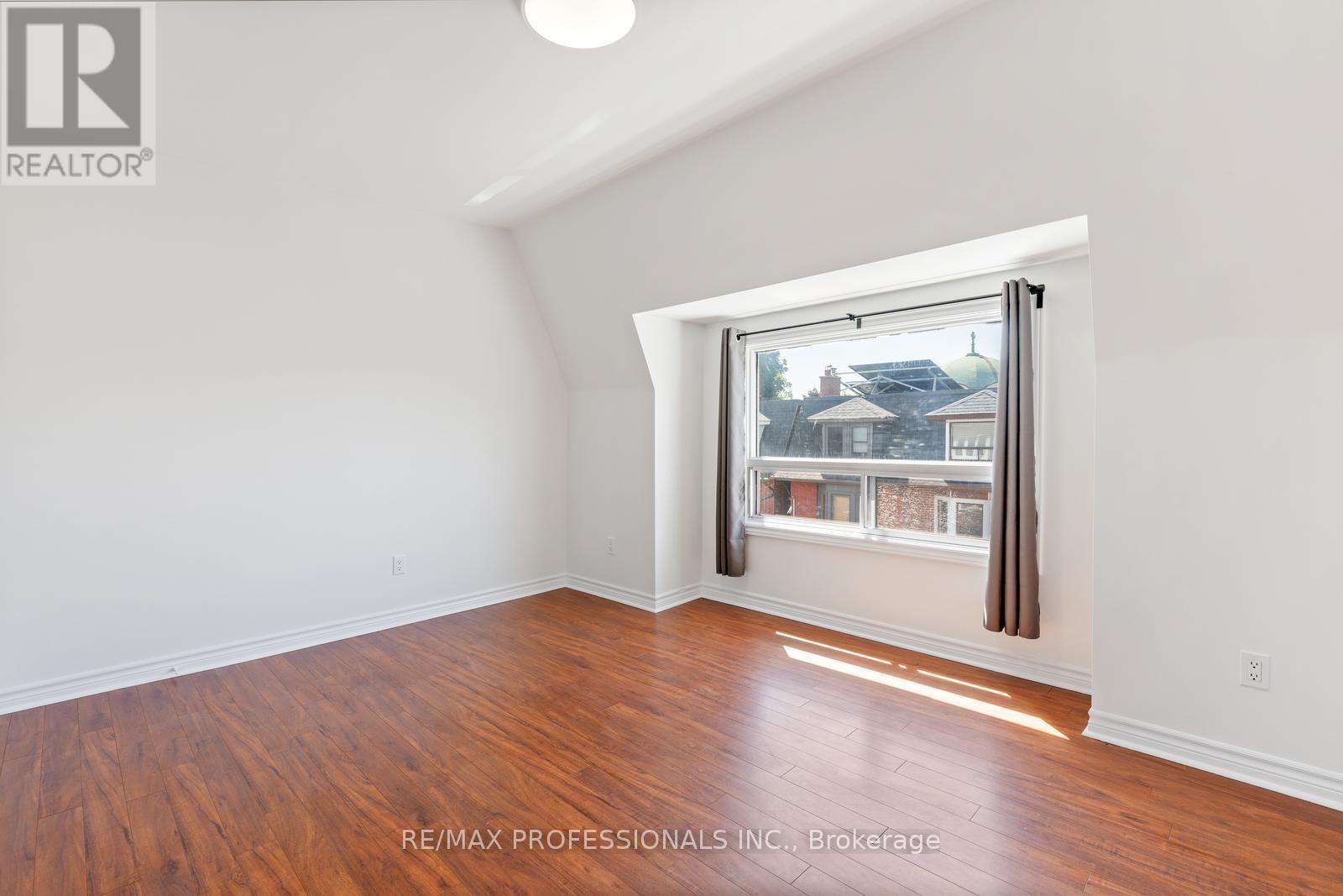8 Parr Street, Toronto, Ontario  M6J 3E3 - Photo 6 - C12128911