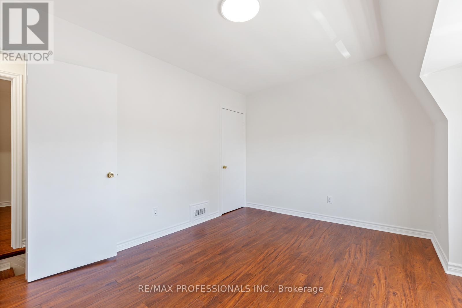 8 Parr Street, Toronto, Ontario  M6J 3E3 - Photo 8 - C12128911