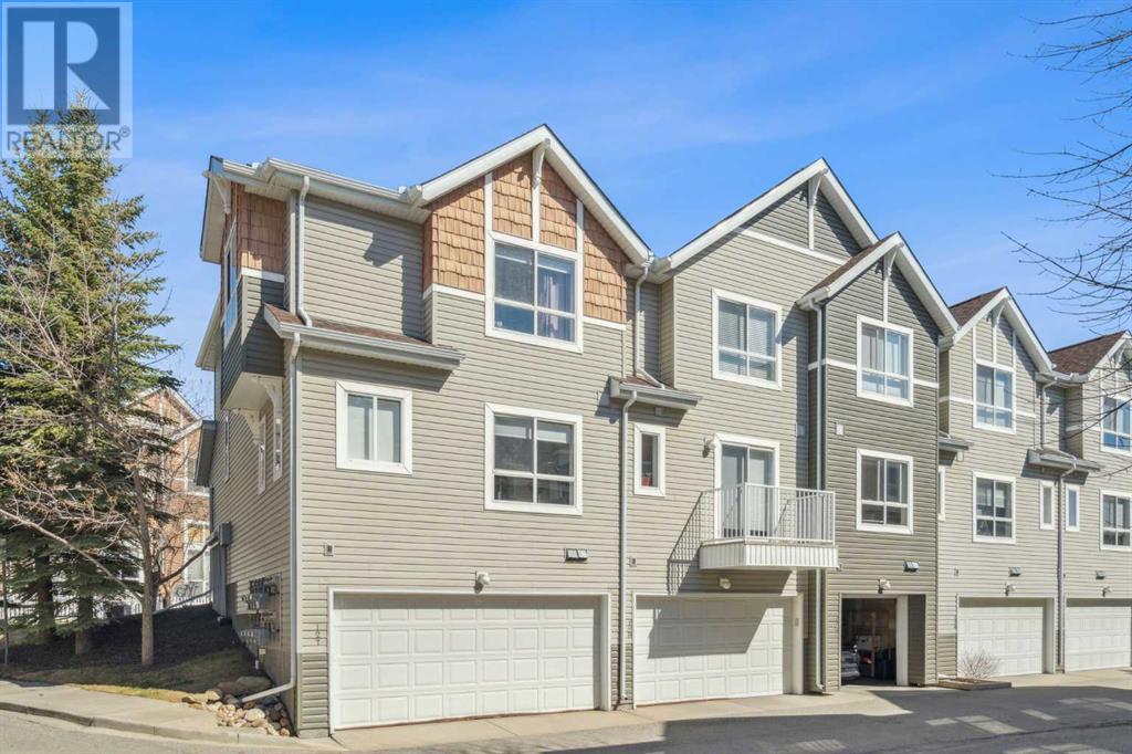 Property at 126 Tuscany Court NW image 3