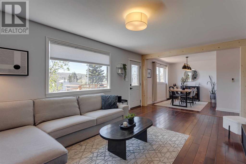 Property at 4616 22 Avenue NW image 3