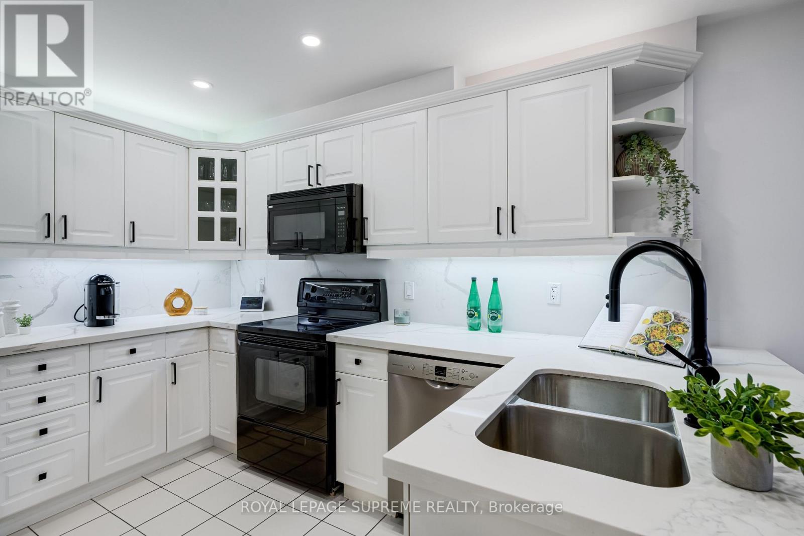 3 - 80 Mccallum Drive, Richmond Hill, Ontario  L4C 9X5 - Photo 5 - N12128864