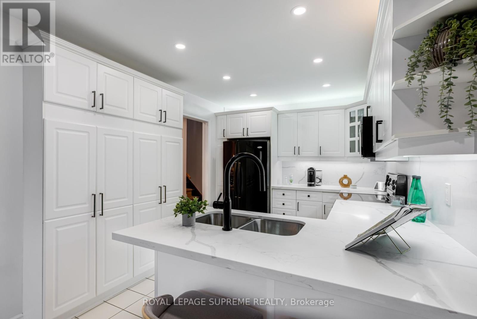 3 - 80 Mccallum Drive, Richmond Hill, Ontario  L4C 9X5 - Photo 7 - N12128864