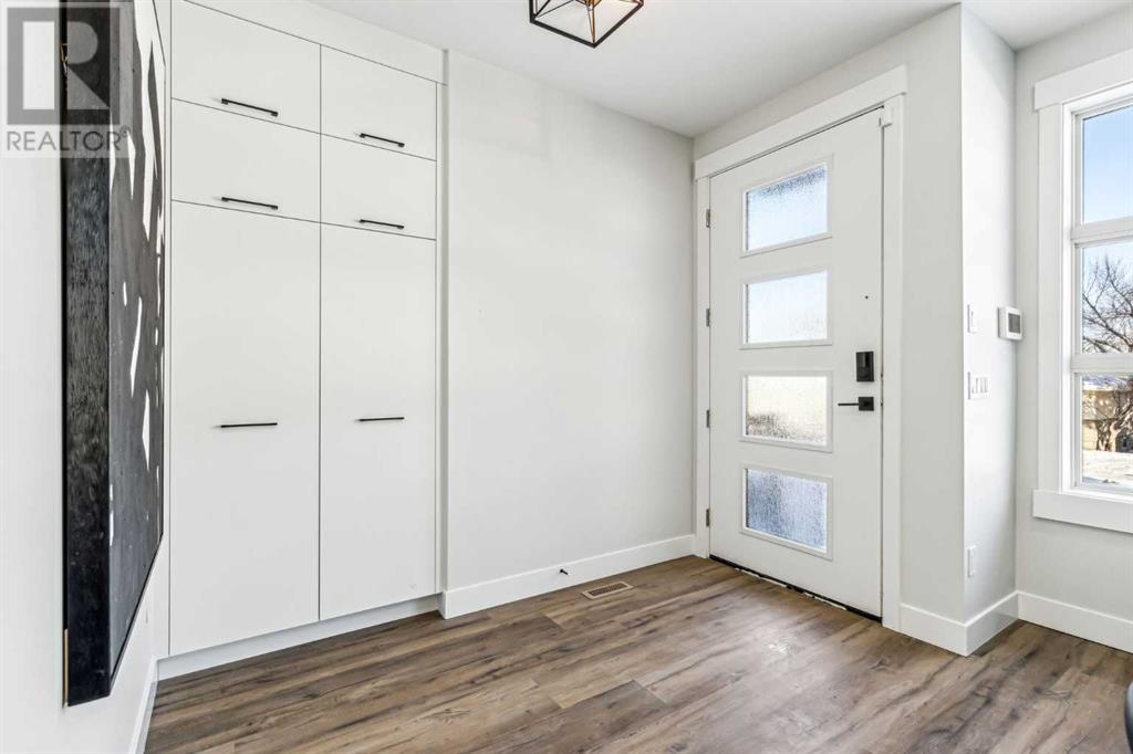 Property at 2219 29 Avenue SW image 2