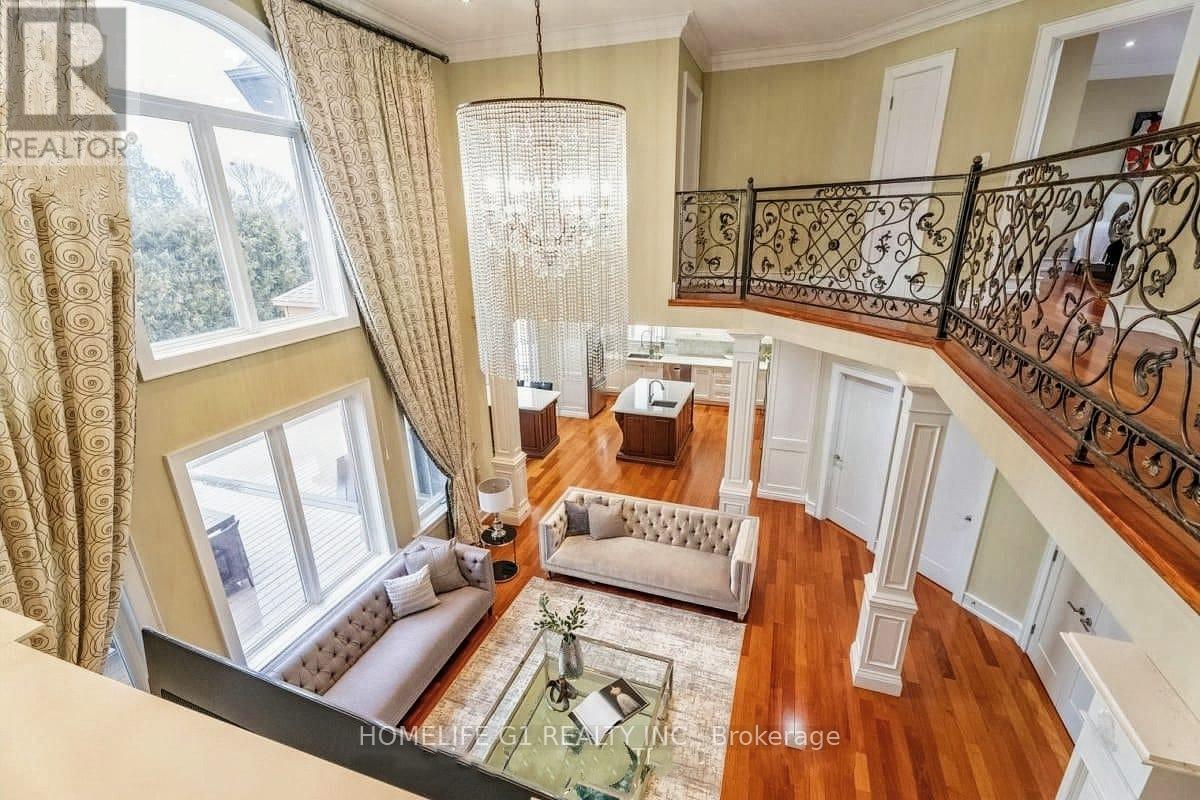 2489 Olinda Court, Mississauga, Ontario  L5C 4P5 - Photo 17 - W12128905