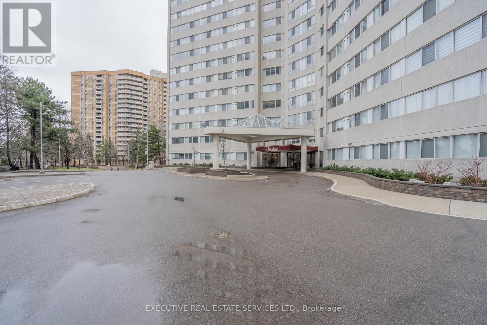 508 - 3700 Kaneff Crescent, Mississauga, Ontario  L5A 4B8 - Photo 3 - W12128955
