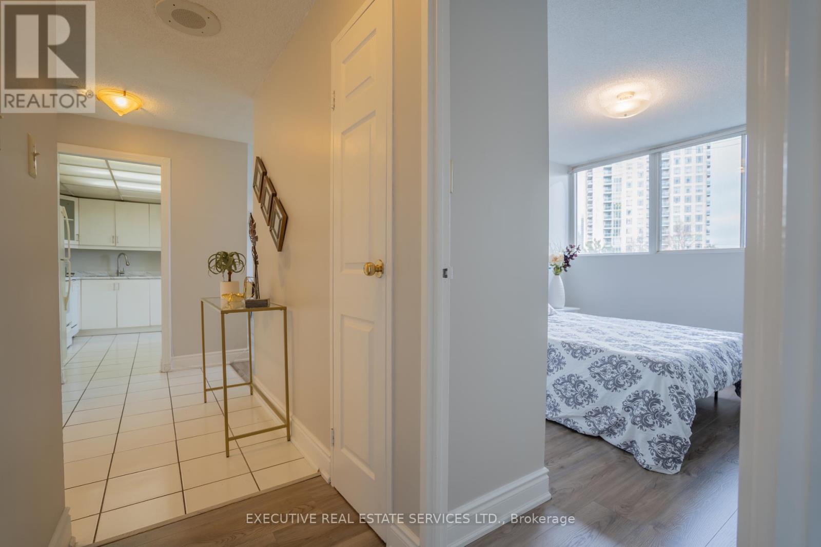 508 - 3700 Kaneff Crescent, Mississauga, Ontario  L5A 4B8 - Photo 34 - W12128955