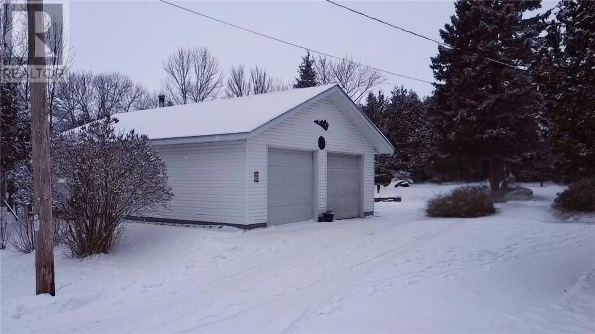 48 Bay Steet, Little Current, Ontario  P0P 1K0 - Photo 5 - 2120452