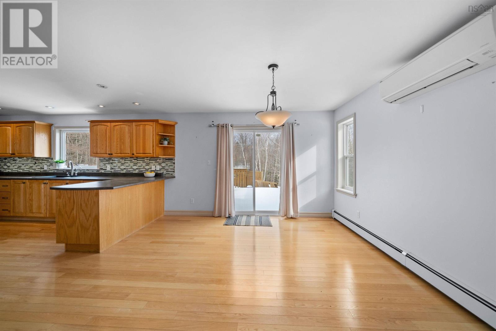 Property at 30 Holyrood Close image 4