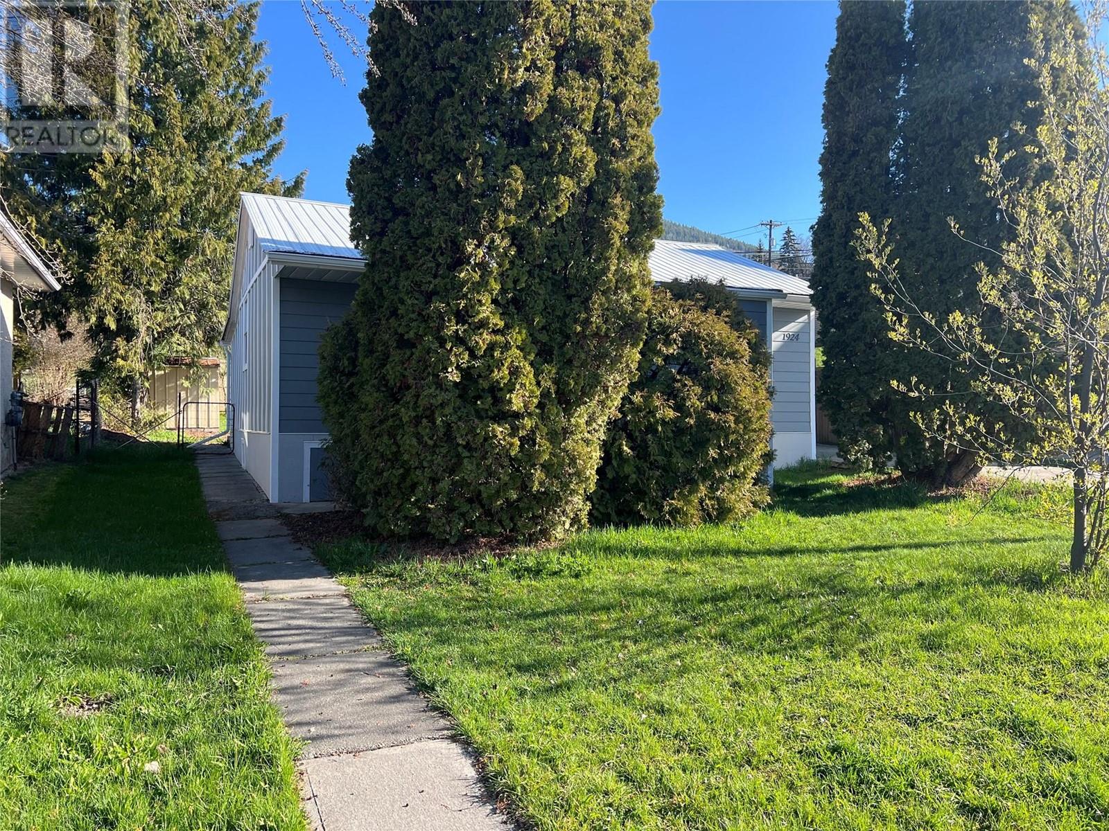 Property at 1924 Cook Street image 4
